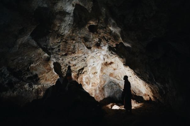 "野兽横行"的寺庙!堪称青海最恐怖地方,当地人:小菜一碟_腾讯新闻