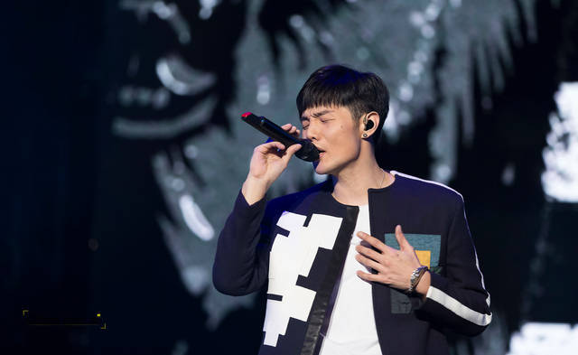 中国好声音|《中国好声音》导师阵容再次反转：双重猜谜，最终会是谢霆锋和她？