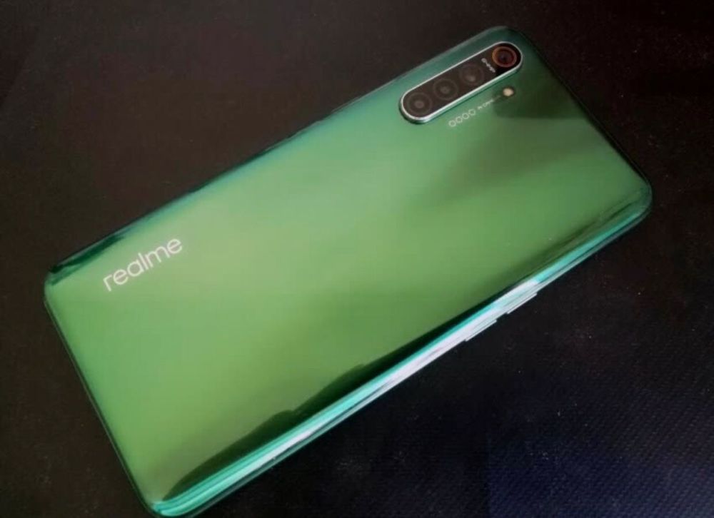 不低,虽然是千元机,但是也配备了6400万像素四摄,主摄是三星gw1传感器