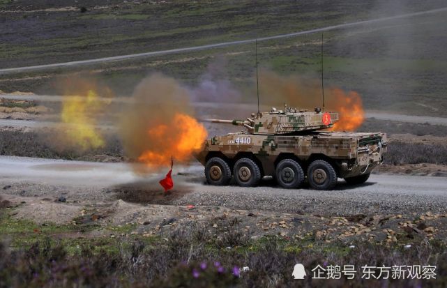 国产11式新型突击车亮剑高原实弹射击大图来袭