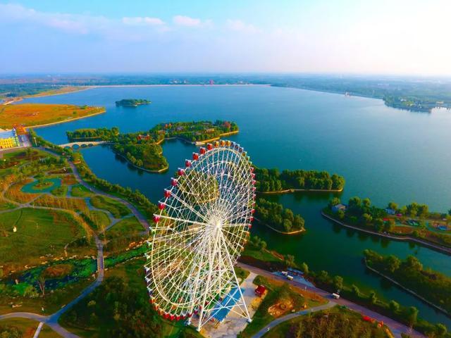 说起满庄镇,许多人并不是太熟悉,可是说到泰安天颐湖,天乐城,太阳部落