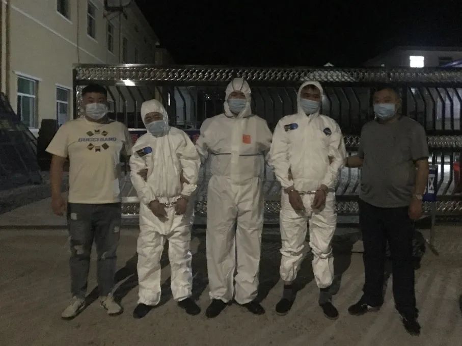 鞍山公安雷霆出击 成功捣毁一处吸贩毒窝点_腾讯新闻
