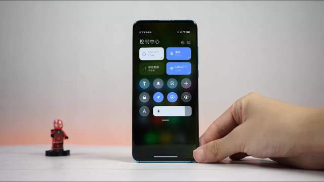 华为emui11系统再次被确认主界面首次亮相49款旗舰支持升级