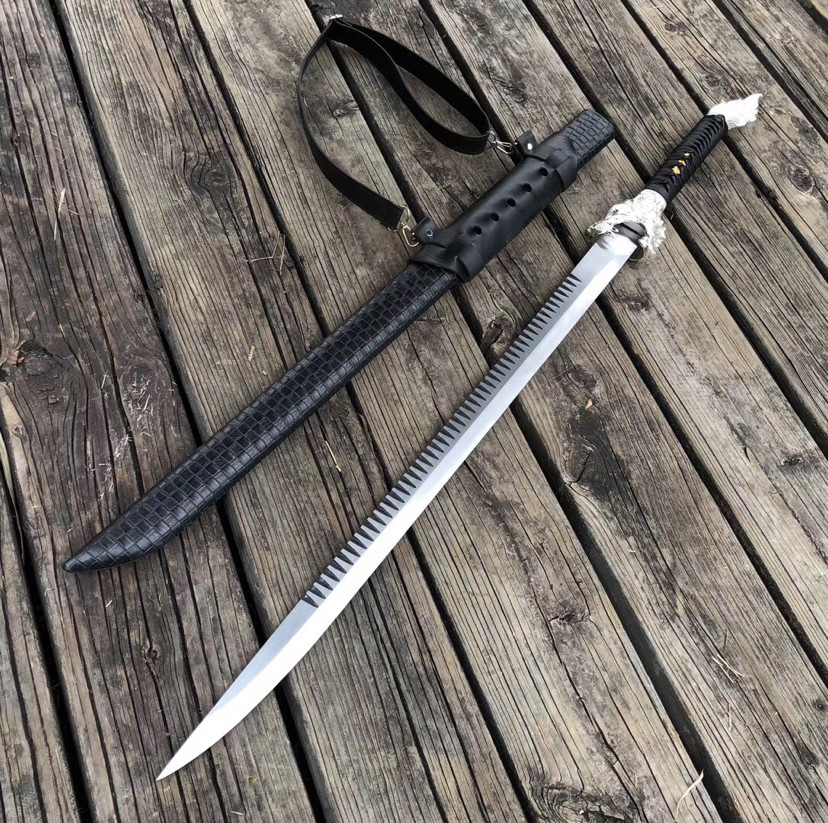 战刀-龙牙,弹簧钢锻打,刀背龙牙造型,龙头龙纹装具栩栩如生_腾讯新闻