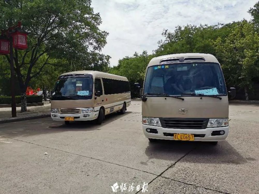 “有了旅游直通车，  以后咱们旅游要方