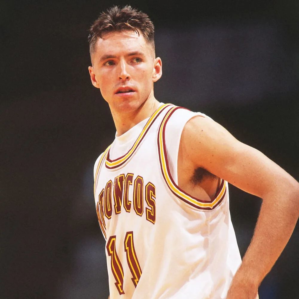 先从纳什的大学生涯开始说起,不同于现在的一些潜力新秀,纳什一共在