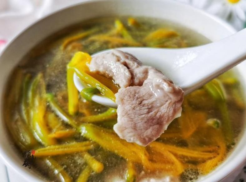 黄花菜瘦肉汤图片