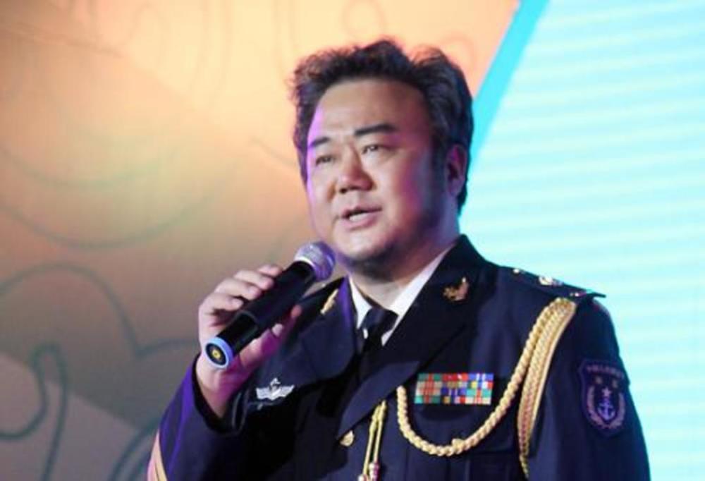 海军航空兵成立68周年川籍歌唱家霍勇献唱歌曲我从甲板上起飞