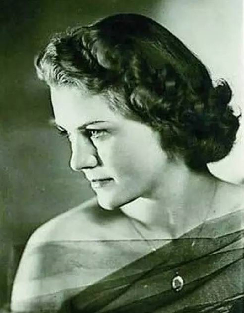 这一段初恋和婚姻,对于奥尔加·契诃夫娃来说,简直就是一段噩梦,唯一