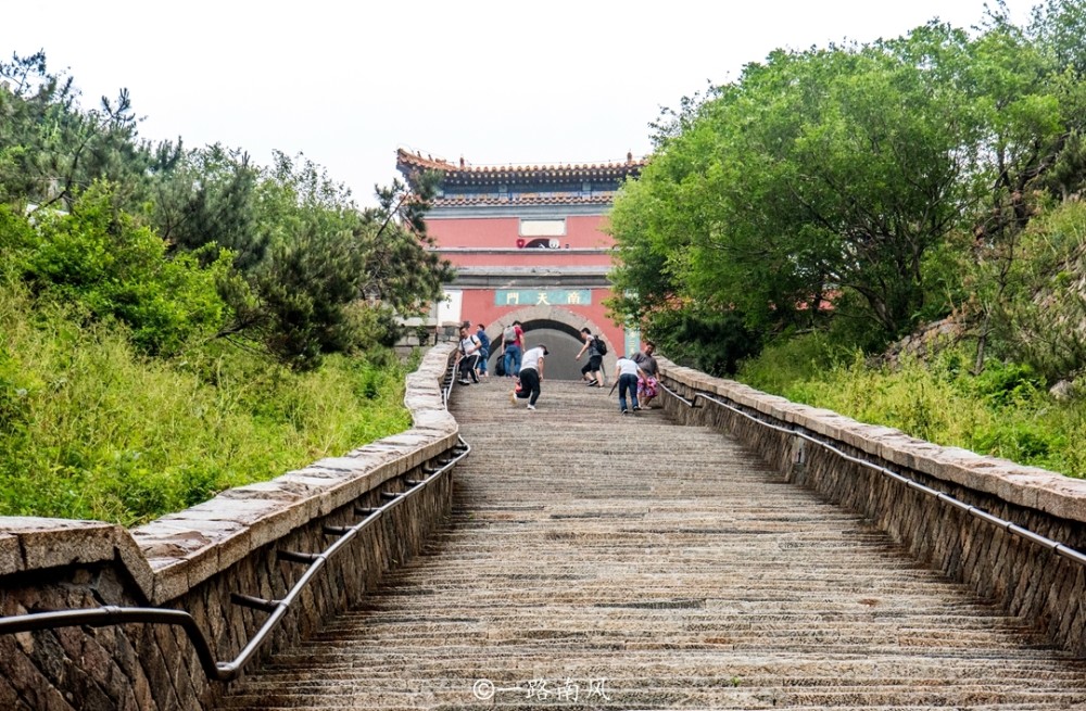 泰山最险的景观,位于山东泰安,1633级石阶让游客望而生畏
