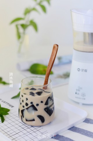 清爽烧仙草珍珠奶茶