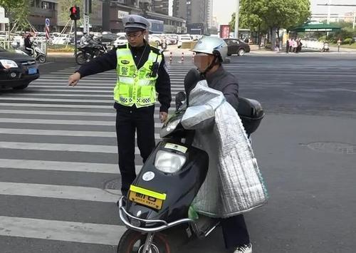 他們認為自己根本不知道電動車的交通規則,所以很多時候他們觸犯了