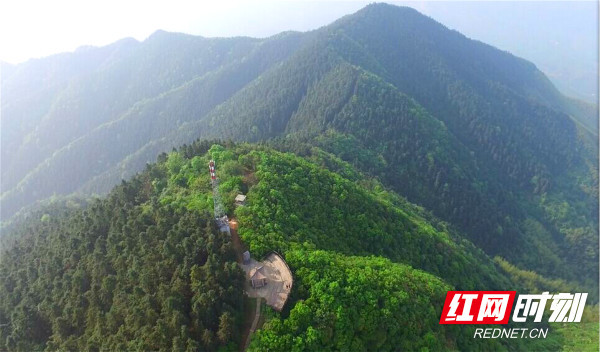 从空中俯瞰岣嵝峰