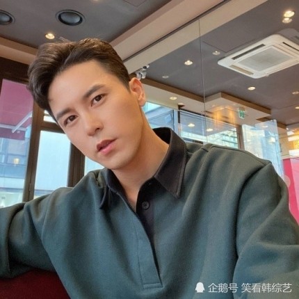 另外,咸素媛正在与丈夫陈华,中国妈妈