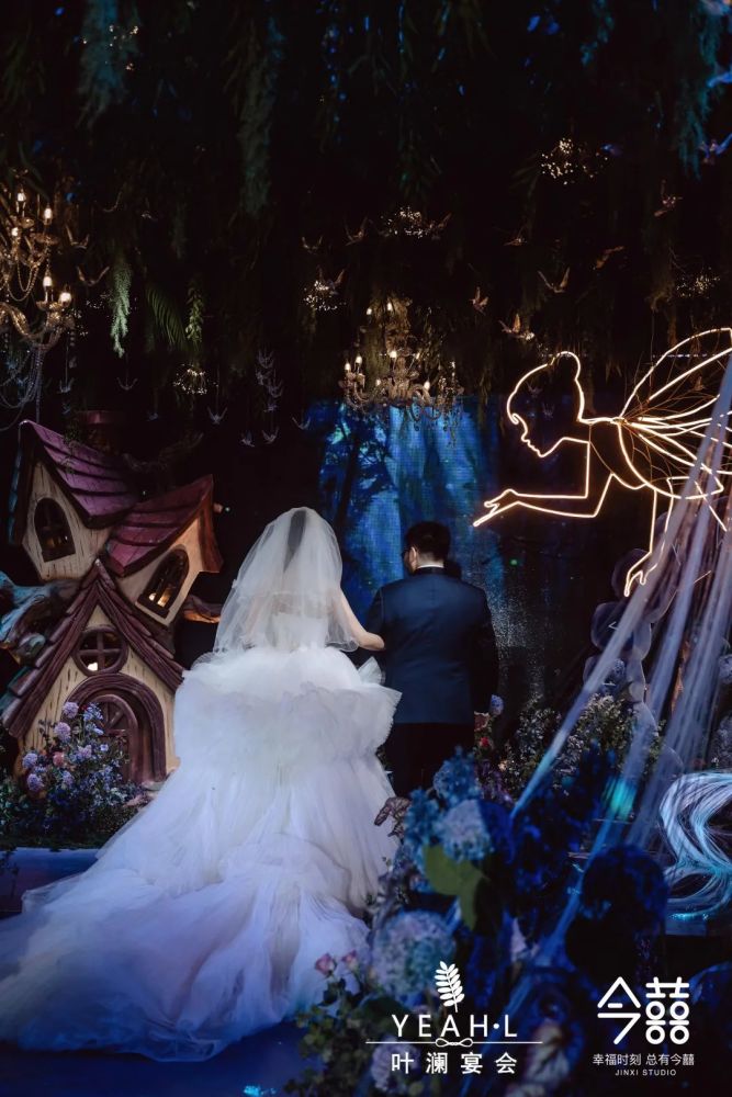 精灵住在森林中一座梦幻无忧岛的婚礼所有灵魂都被唤醒