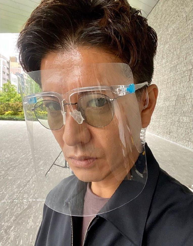 50岁工藤静香陪光希开工祖母绿项链抢镜木村拓哉自拍炫高鼻梁