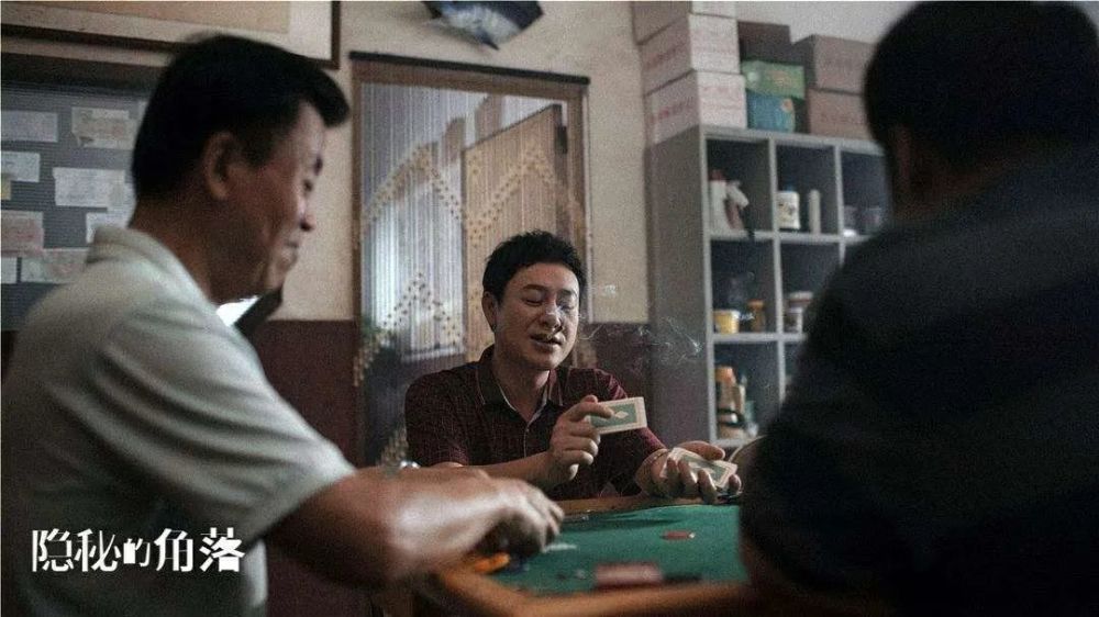 片酬|周冬雨片酬1个亿，林允都有4000万？不红的他自费20万才能演！