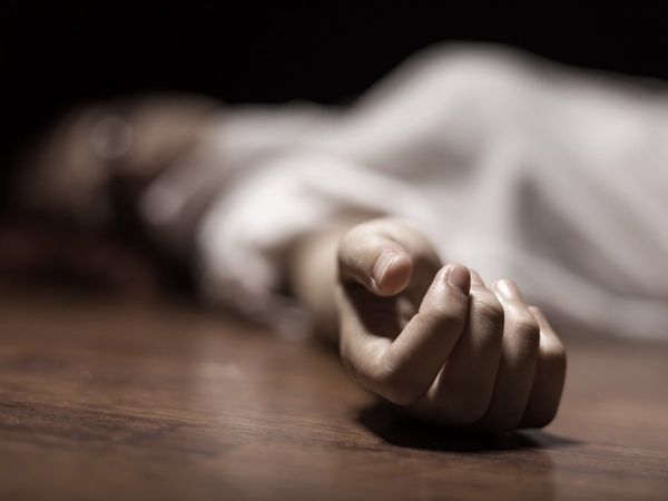 自杀|父母买不起智能手机给女儿上网课，14岁少女悲愤自杀身亡