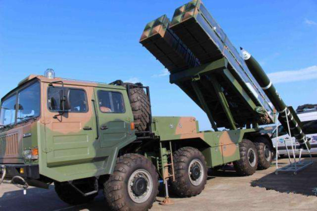 杰出代表性武器,a300火箭炮起初是在a200火箭炮基础上逐步发展而来的