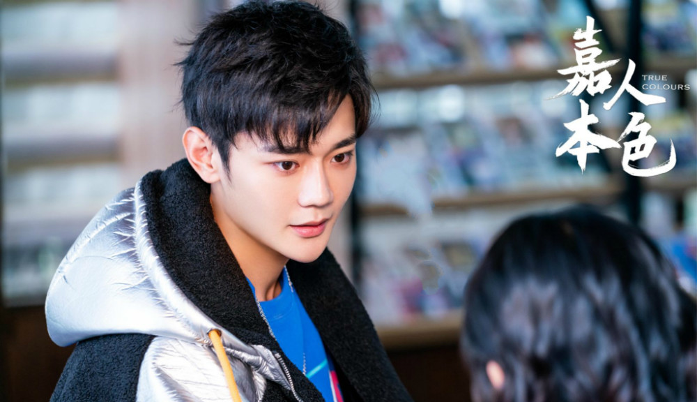 电视剧《嘉人本色》,更是一部在护送层面上演绎了朋友间相互帮助,激励