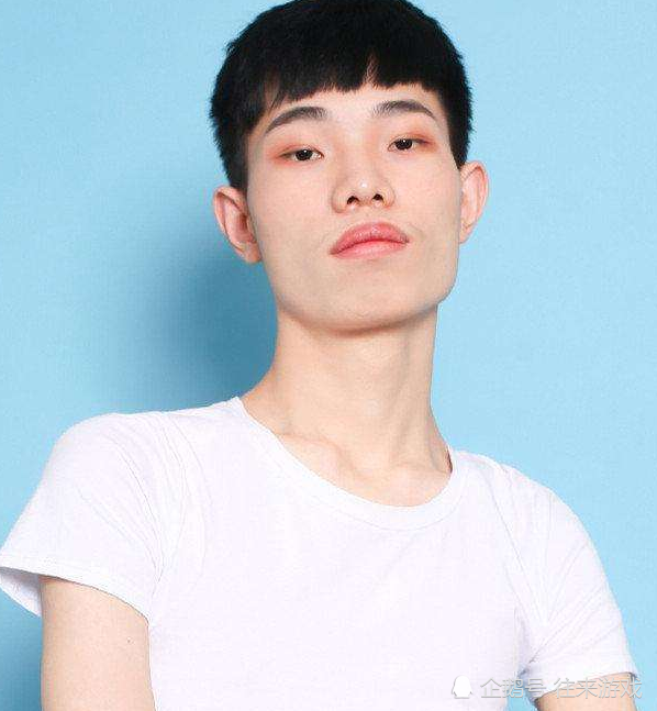 鲨鱼哟战神局大杀四方,看清他的6倍压枪技巧,网友:学不来!