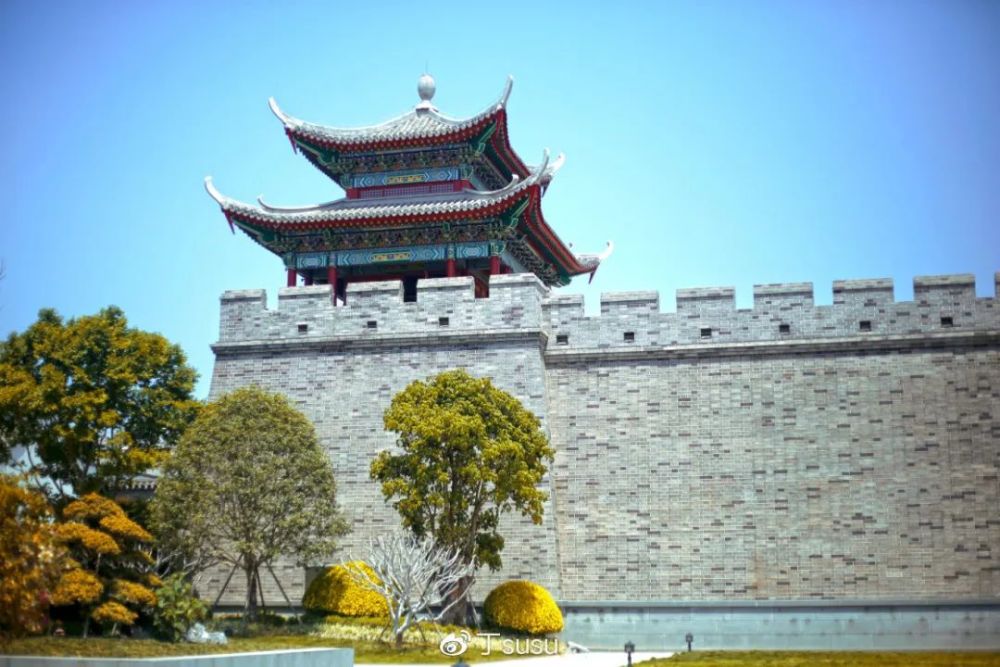 走进闽越水镇城门楼,领略不可错过的传统建筑美学