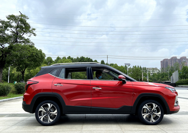 江淮嘉悦x4上市,售6.28万起_腾讯新闻