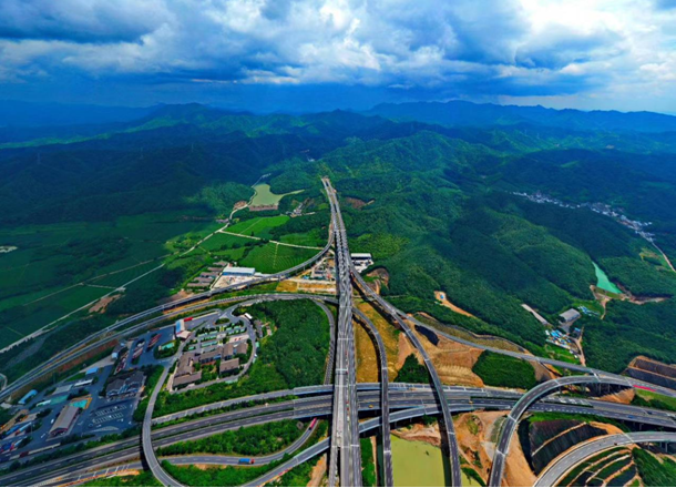 美丽高速路品质杭绍台杭绍台高速先行段通车