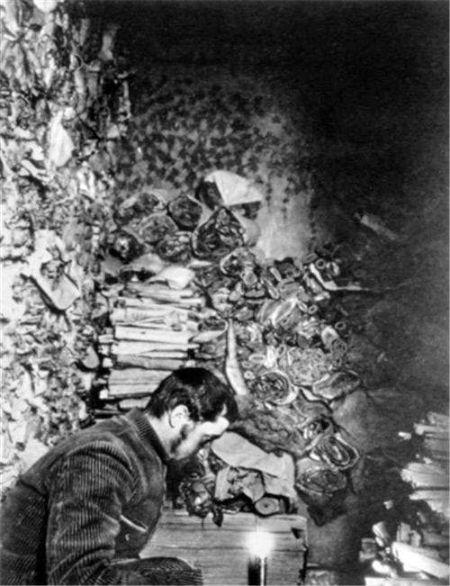 组建这支探险队的人,名为大谷光瑞,他是日本京都西本愿寺第二十一代