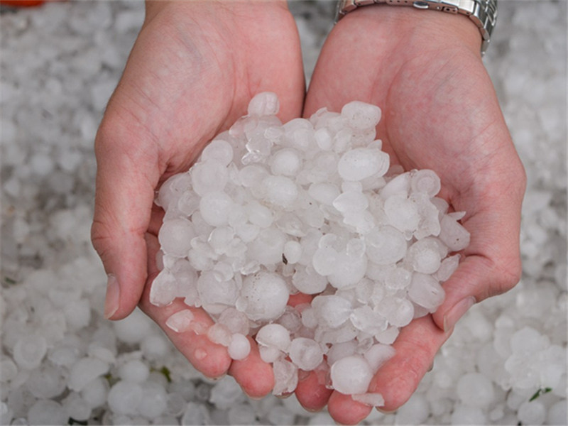 山东冰雹持续1小时 汽车质量真面目被揭露 德系车车主心态崩了 腾讯新闻