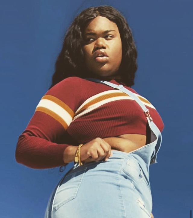 她被骂"黑胖丑"!却被ck官宣成新任模特,xxl号身材却颠覆审美