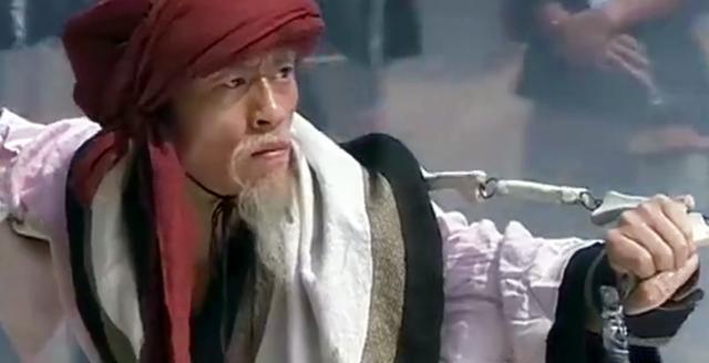 王十古能成为三十三路名侠之首,最主要是原因便是王十古手中一把十三