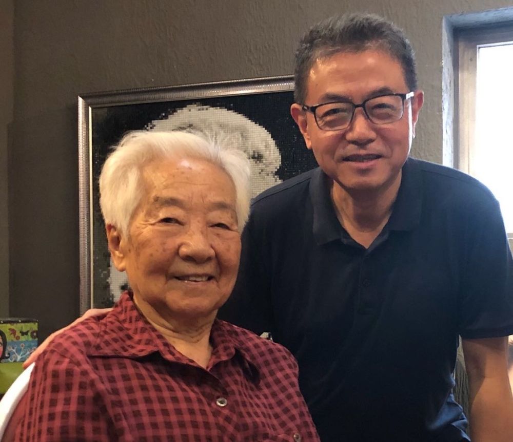 侯克明于蓝老师是一面旗帜96岁仍出席儿童电影活动