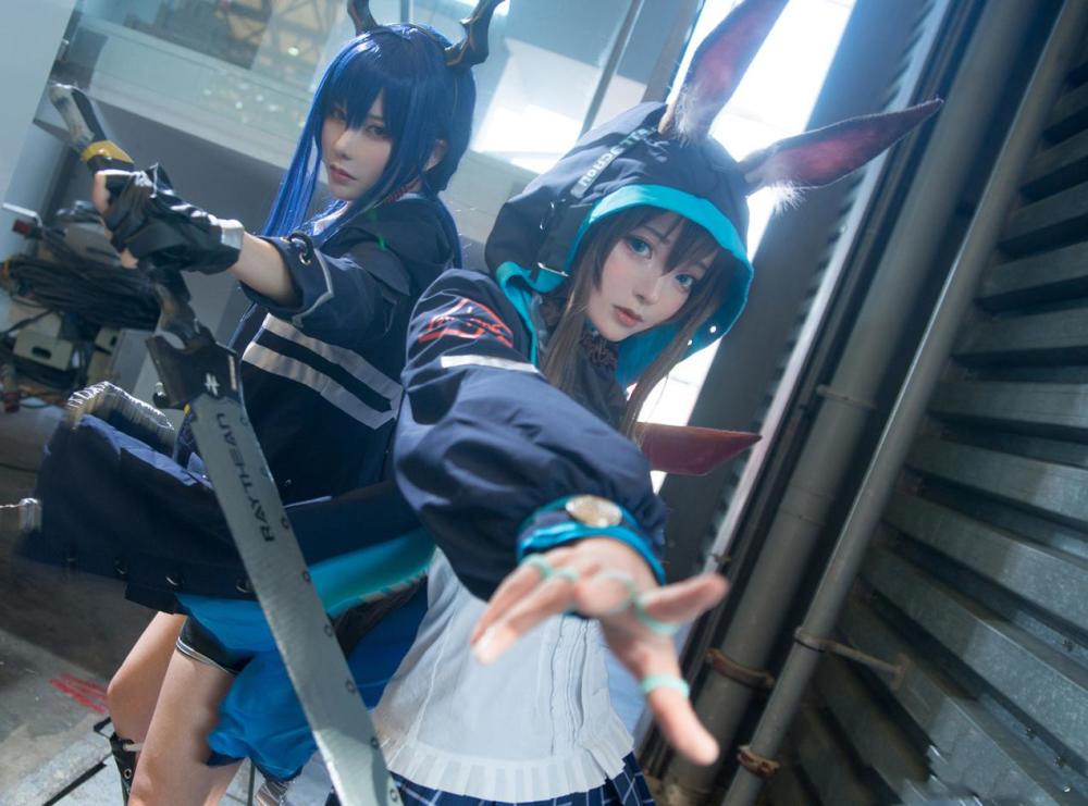 而这次枣糕的cos也是看起来十分的抢眼,有着很高的还原度