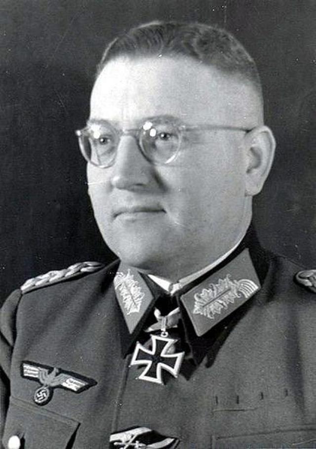 最后的反击,陷入绝地的苦斗:柏林战役中的海因里希大将(上)