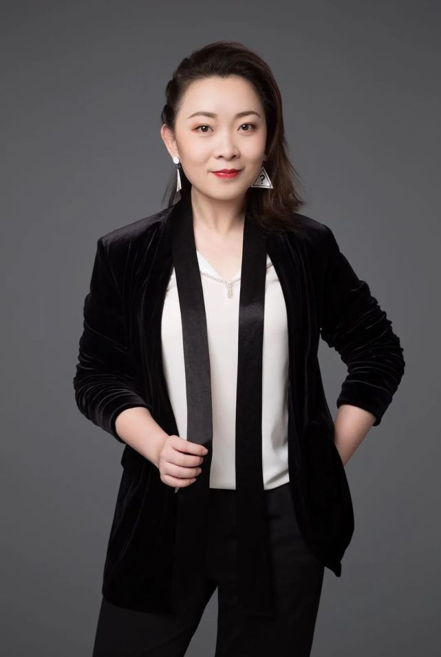 还可以留言给他们你不仅可以找到喜欢的主持人的资料想近距离了解你