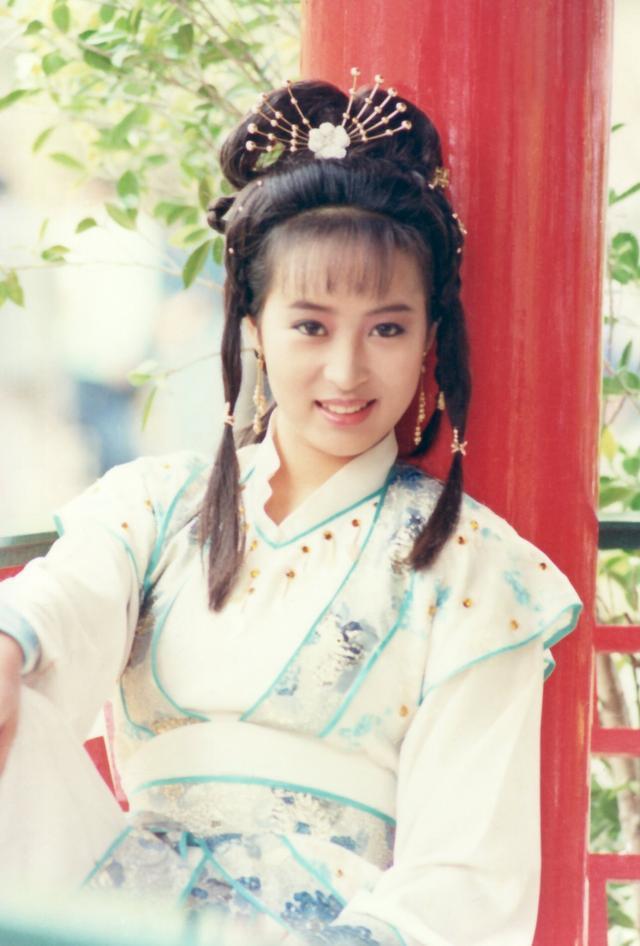 86版赵敏罕曝近照!眼纹深重发福老态明显,曾被誉为古装第一美人