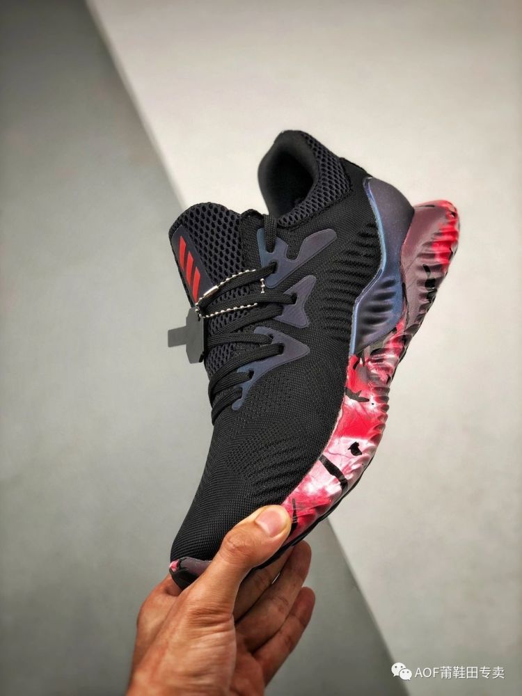 高性能缓震 德国马牌橡胶大底,alphabounce 跑鞋开箱测评