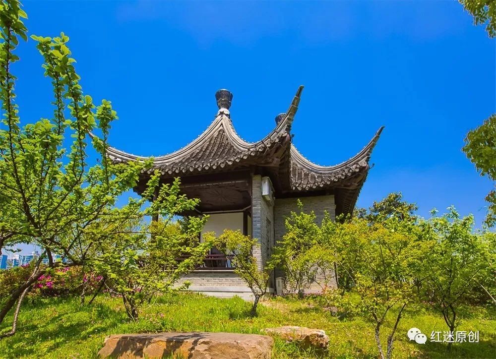 悲悯桃花扇恪尽职守时至暗当年奉旨来治水泰州云亭山桃园清初作家孔