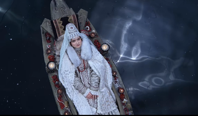 了恶龙的巢穴,杀死了恶龙,从此将少女献祭给恶龙的黑暗时代终于消失了