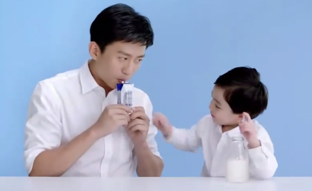 只因一句话,邓超从未在《跑男》喝过酸奶,网友:自律的人太可怕