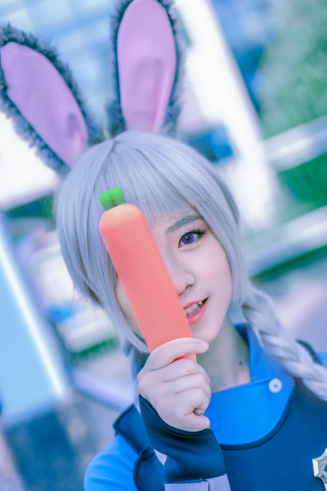 不然我一定会抓住你的  出境:影子 妆娘:小鱼干儿 摄影:却邪 后期:关