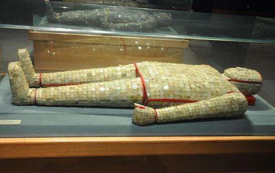 皇帝死后有玉器陪葬品但身体内为何也要放此物品真的有效果吗