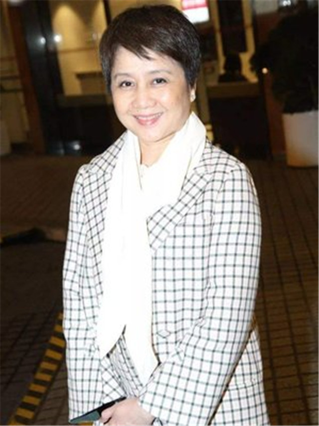 梁安琪:赌王专宠30年,挣亿万家产,连生五胎却无名无分