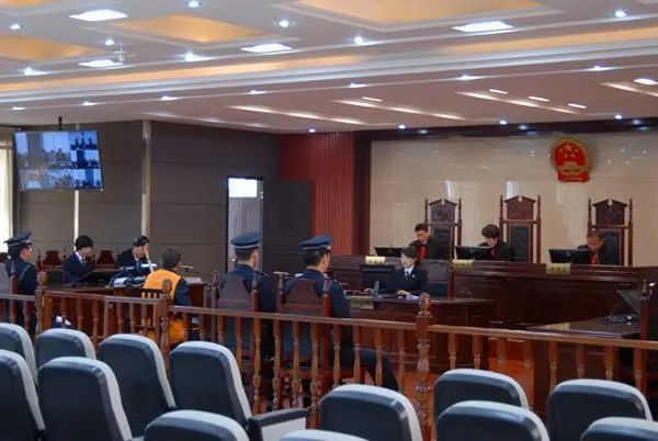 石河子涉黑大案庭审,白波妻子法庭苦劝丈夫悔罪!