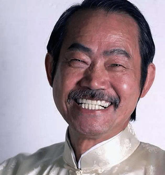 年轻时"相貌凶恶",年老时"面善"的4位明星,最后一位变得好慈祥