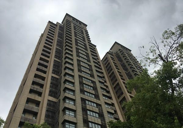 大s|大S露面直播罕见全身出镜，大腿变粗几圈“师奶感”十足