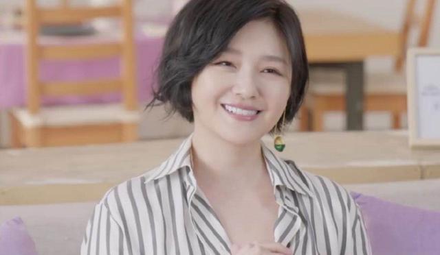 大s|大S露面直播罕见全身出镜，大腿变粗几圈“师奶感”十足