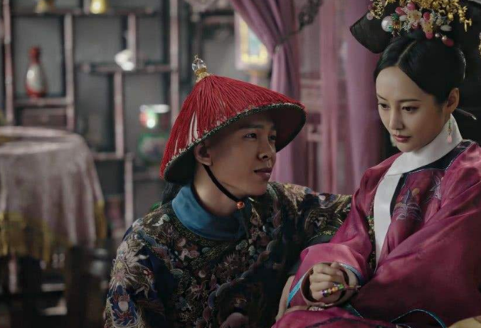 《如懿传》:原著中卫嬿婉勒死进忠,死前说的这句话,暗示了炩妃悲惨