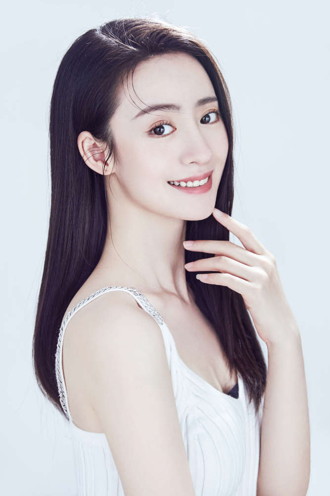 依灵新剧横店拍摄中 再演古装引期待